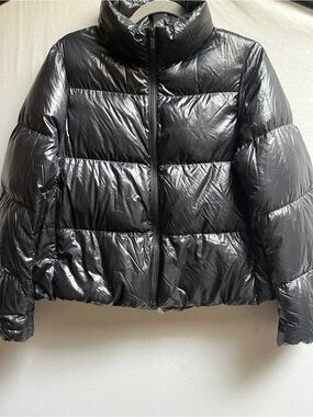 Uniqlo Ultra Light Down Shiny Black Cropped Puffer Jacket Size S